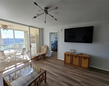 4460 Fairways Boulevard - Photo Thumbnail 7