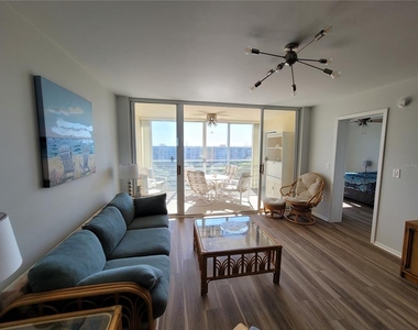 4460 Fairways Boulevard - Photo Thumbnail 2