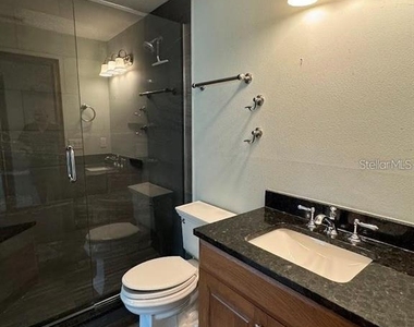 5033 Vivienda Way - Photo Thumbnail 24