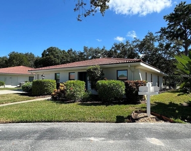 5033 Vivienda Way - Photo Thumbnail 2