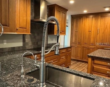 5033 Vivienda Way - Photo Thumbnail 20