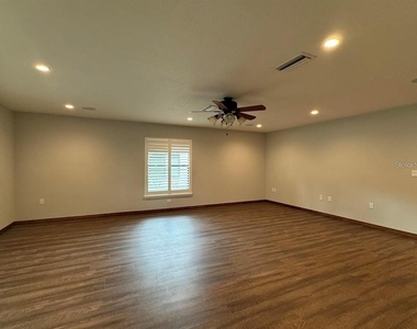 5033 Vivienda Way - Photo Thumbnail 23