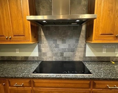 5033 Vivienda Way - Photo Thumbnail 9