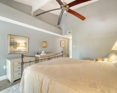 1601 Pelican Point Drive - Photo Thumbnail 16
