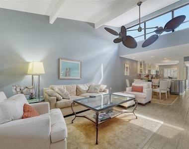 1601 Pelican Point Drive - Photo Thumbnail 10