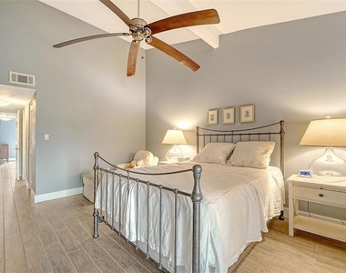 1601 Pelican Point Drive - Photo Thumbnail 17