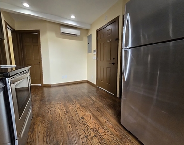 118 Roebling Street - Photo Thumbnail 2