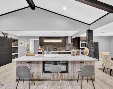 9100 Parkland Drive - Photo Thumbnail 13