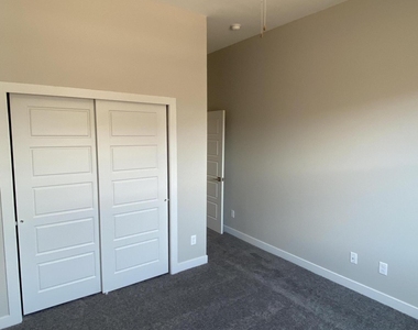 12360 Desert Wolf Avenue - Photo Thumbnail 20