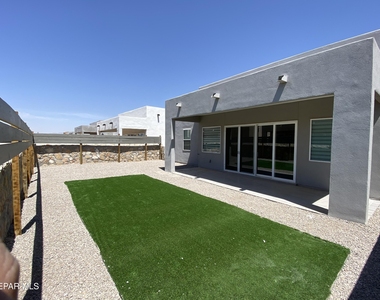 12360 Desert Wolf Avenue - Photo Thumbnail 26