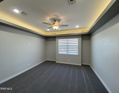 12360 Desert Wolf Avenue - Photo Thumbnail 10