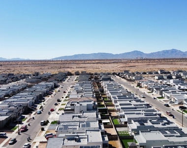 12360 Desert Wolf Avenue - Photo Thumbnail 32