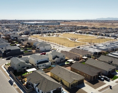 12360 Desert Wolf Avenue - Photo Thumbnail 33