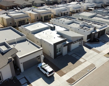 12360 Desert Wolf Avenue - Photo Thumbnail 27