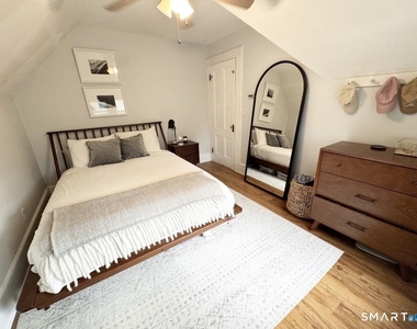 73 Lawrence Street - Photo Thumbnail 7