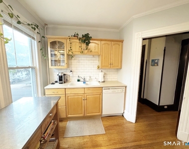 73 Lawrence Street - Photo Thumbnail 4