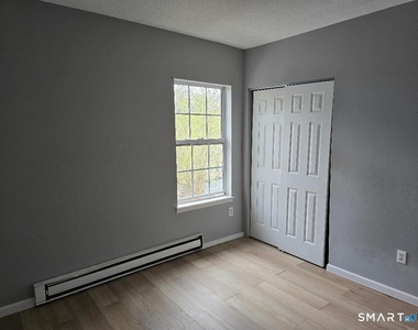 56 Lounsbury Avenue - Photo Thumbnail 4