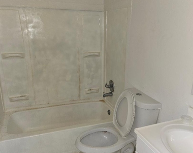 56 Lounsbury Avenue - Photo Thumbnail 3