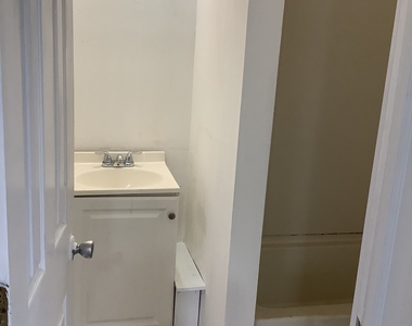1402 Boston Avenue - Photo Thumbnail 4