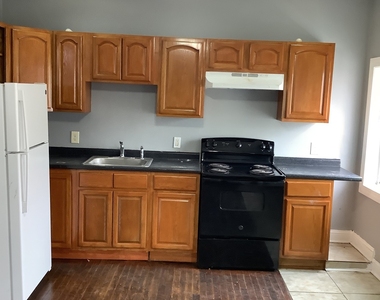 1402 Boston Avenue - Photo Thumbnail 2