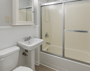 121 2nd Avenue - Photo Thumbnail 3