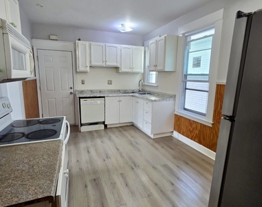121 2nd Avenue - Photo Thumbnail 2