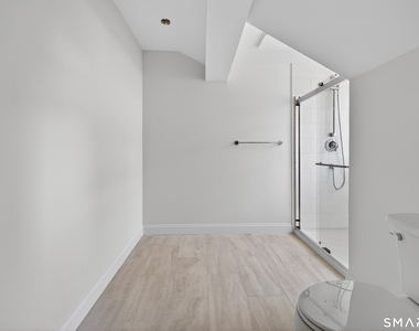 138 Bank Street - Photo Thumbnail 15