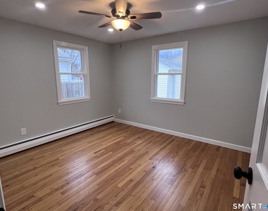 65 Roseville Street - Photo Thumbnail 13