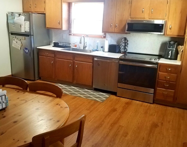 72 Maple Tree Avenue - Photo Thumbnail 4