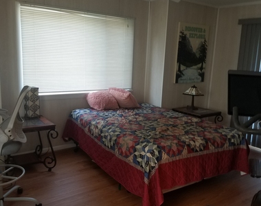 72 Maple Tree Avenue - Photo Thumbnail 11
