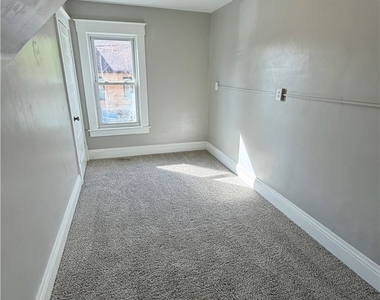 422 Glen Ave - Photo Thumbnail 12