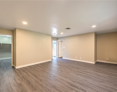 343 Greenbriar Townhouse Way - Photo Thumbnail 10