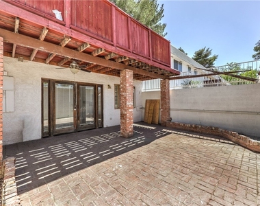 343 Greenbriar Townhouse Way - Photo Thumbnail 18