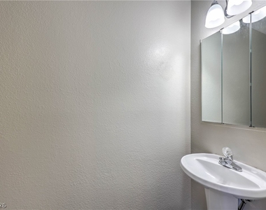343 Greenbriar Townhouse Way - Photo Thumbnail 3