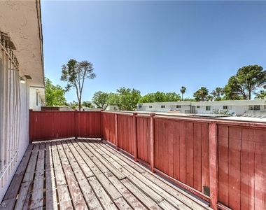 343 Greenbriar Townhouse Way - Photo Thumbnail 14