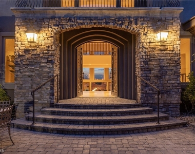 1520 Macdonald Ranch Drive - Photo Thumbnail 16
