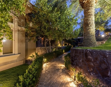 1520 Macdonald Ranch Drive - Photo Thumbnail 15