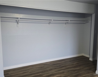 716 N 11th Street - Photo Thumbnail 10