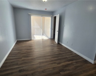 716 N 11th Street - Photo Thumbnail 20