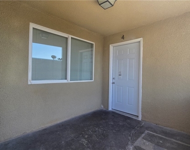 716 N 11th Street - Photo Thumbnail 2