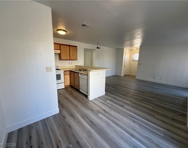 2980 Juniper Hills Boulevard - Photo Thumbnail 4