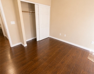 8425 Running Deer Avenue - Photo Thumbnail 6