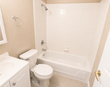 8425 Running Deer Avenue - Photo Thumbnail 7