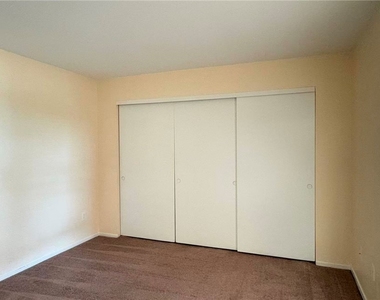 1150 N Buffalo Drive - Photo Thumbnail 6