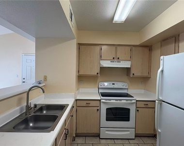 1150 N Buffalo Drive - Photo Thumbnail 3