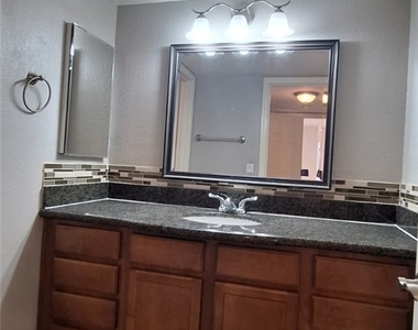 1455 E Katie Avenue - Photo Thumbnail 5