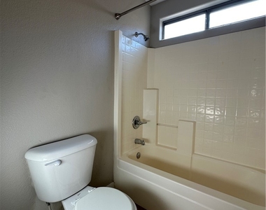 6084 Villa Trieste Court - Photo Thumbnail 26