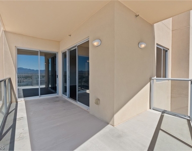 8255 Las Vegas Boulevard - Photo Thumbnail 16