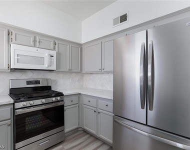 7701 Himalayas Avenue - Photo Thumbnail 7