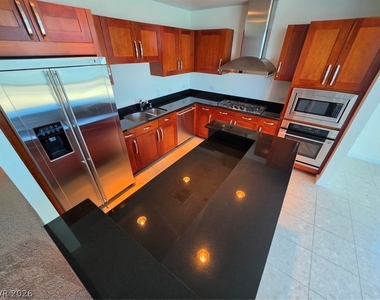 4525 Dean Martin Drive - Photo Thumbnail 12